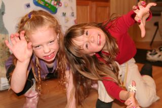 Jaime and Lindsay silly Nov 2007 (24)