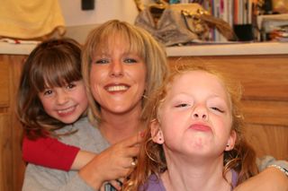 Jaime and Lindsay silly Nov 2007 (34)